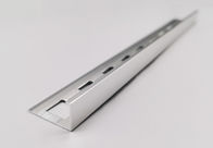 Équilibre droit de tuile de bord d'extrusion en aluminium en forme de L avec la taille des trous 10mm