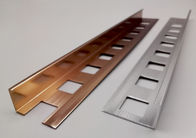 Équilibre droit de tuile de bord d'extrusion en aluminium en forme de L avec la taille des trous 10mm