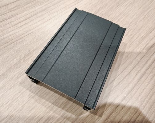 Profiles en aluminium revêtus de poudre pour fenêtres et portes