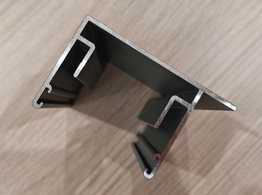 Profiles de vitrine en aluminium fabriqués avec un revêtement en poudre d'alliages d'aluminium