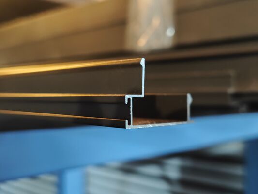 6063 Profiles d'extrusion pour fenêtres de patio en aluminium revêtement en poudre