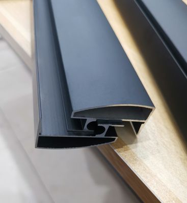 Profil de douche en aluminium pour salle de bains avec revêtement en poudre noir anodisé
