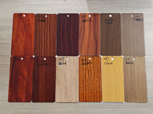Profilés d'extrusion d'aluminium 6063 T5 avec grain en bois